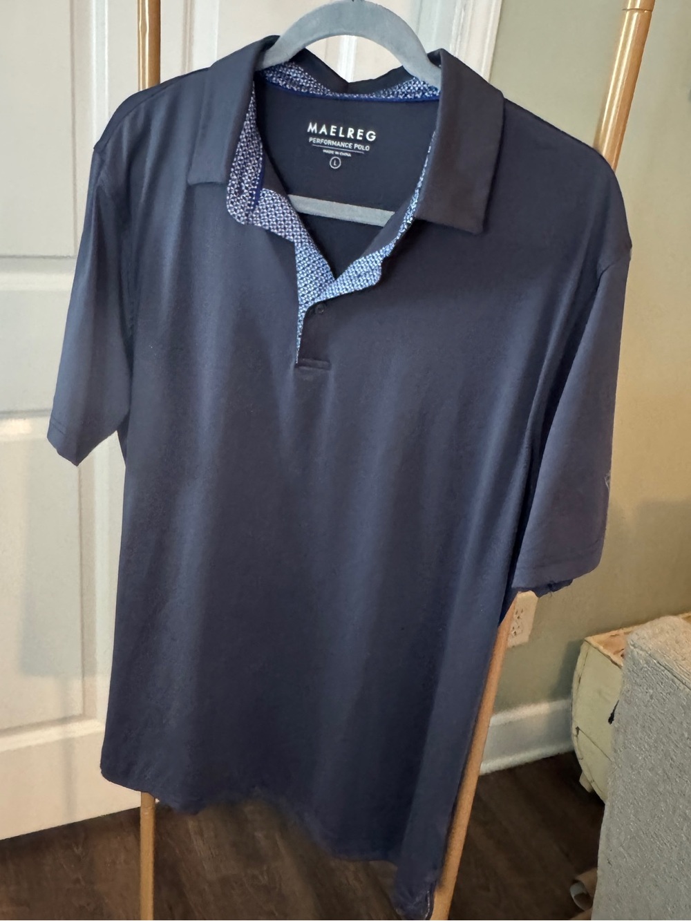 Maelreg Navy Performance Polo with Patterned Inner Collar